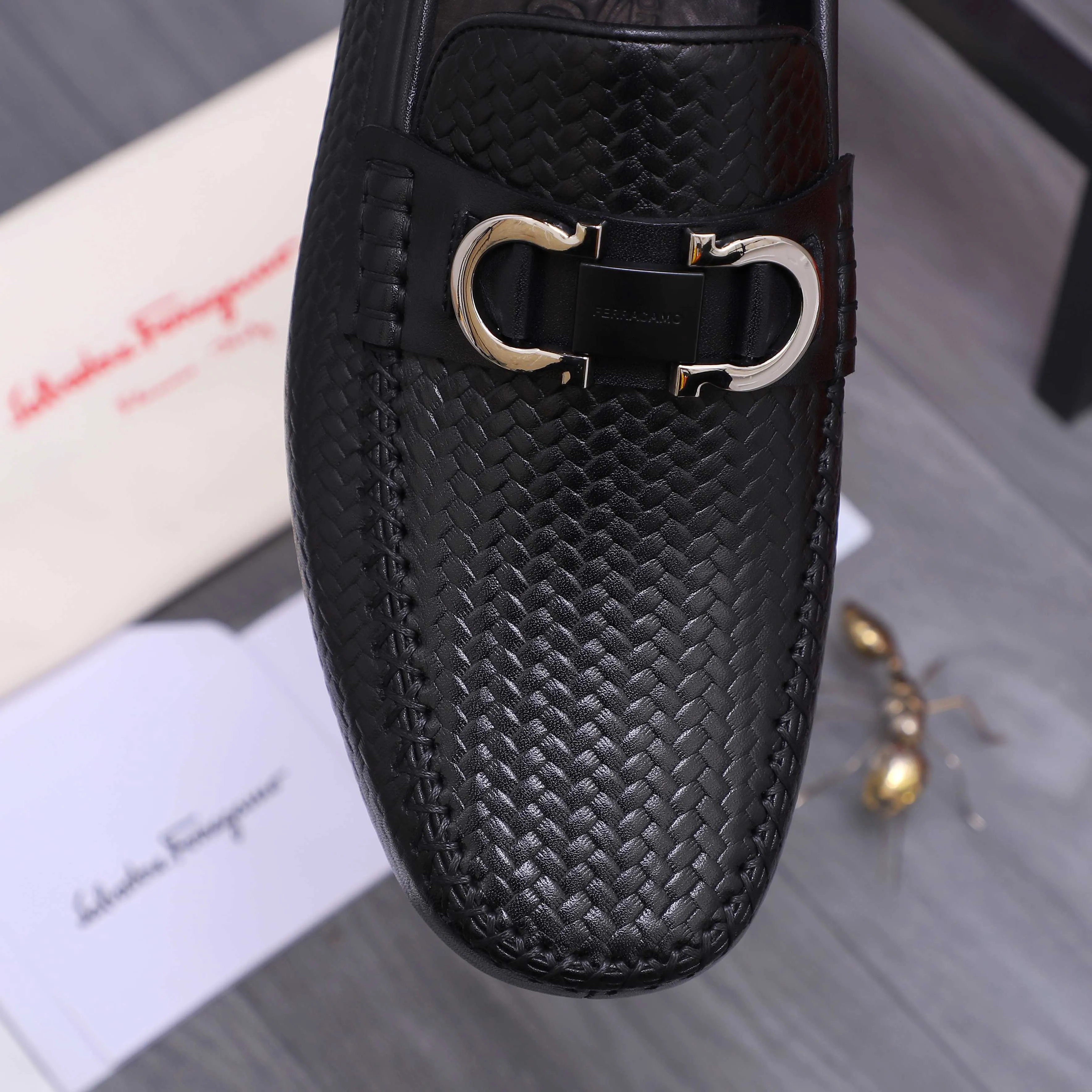 Men's shoes 💰480 Product trademark: Ferragamo "Ferragamo" casual slip-on shoes Regular size: 38-45 (45 is custom-made and non-returnable) Product materials: Selected first-layer embossed cowhide upper, cowhide lining, rubber outsole